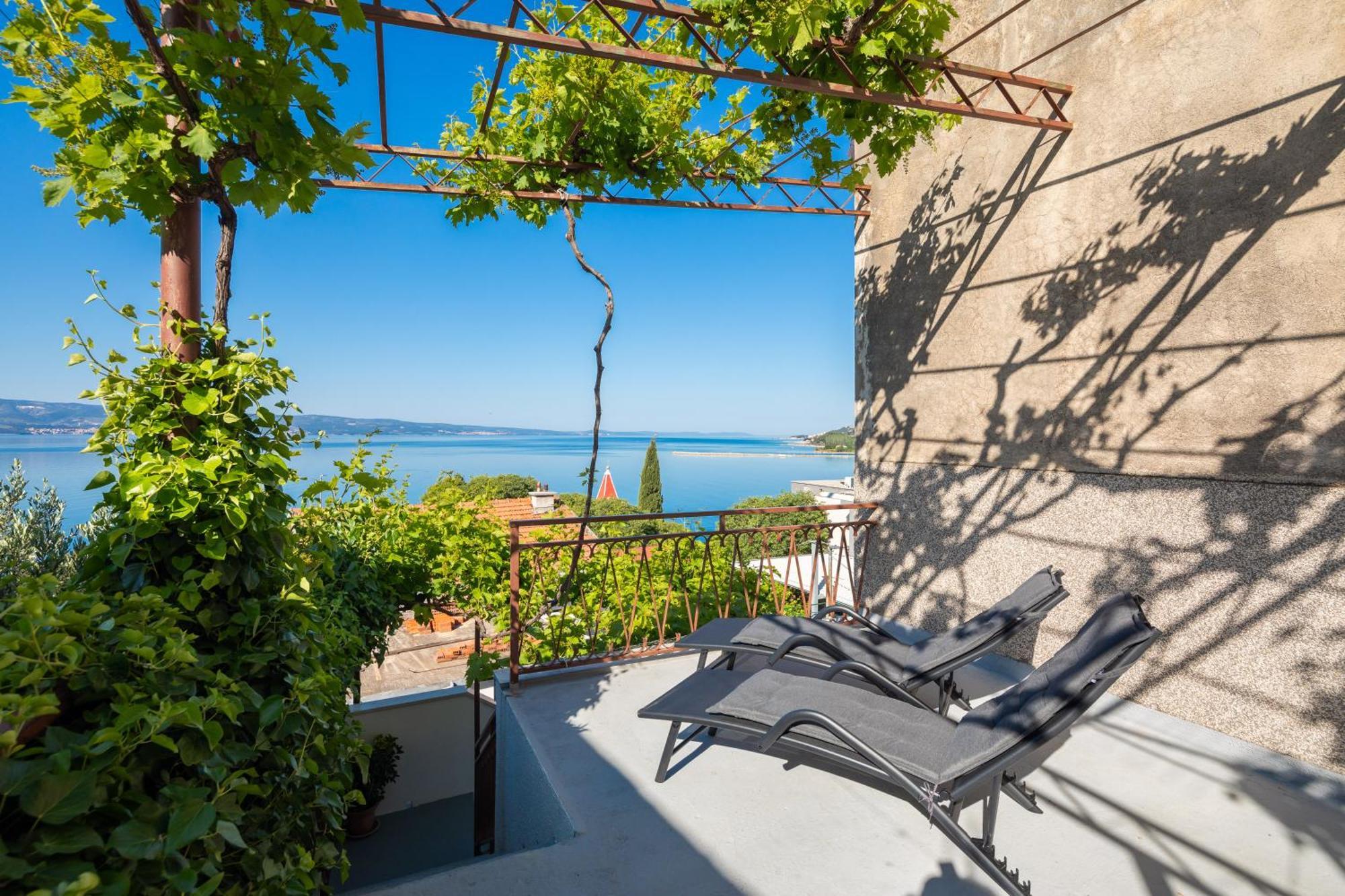 East Side Apartment Omis Exterior photo
